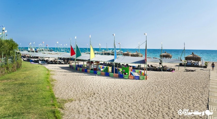 نمایی از ساحل اختصاصی هتل